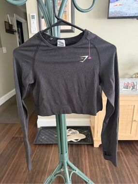 Gymshark Women's vital Long-Sleeve Cropped Athletic Top Gray Large